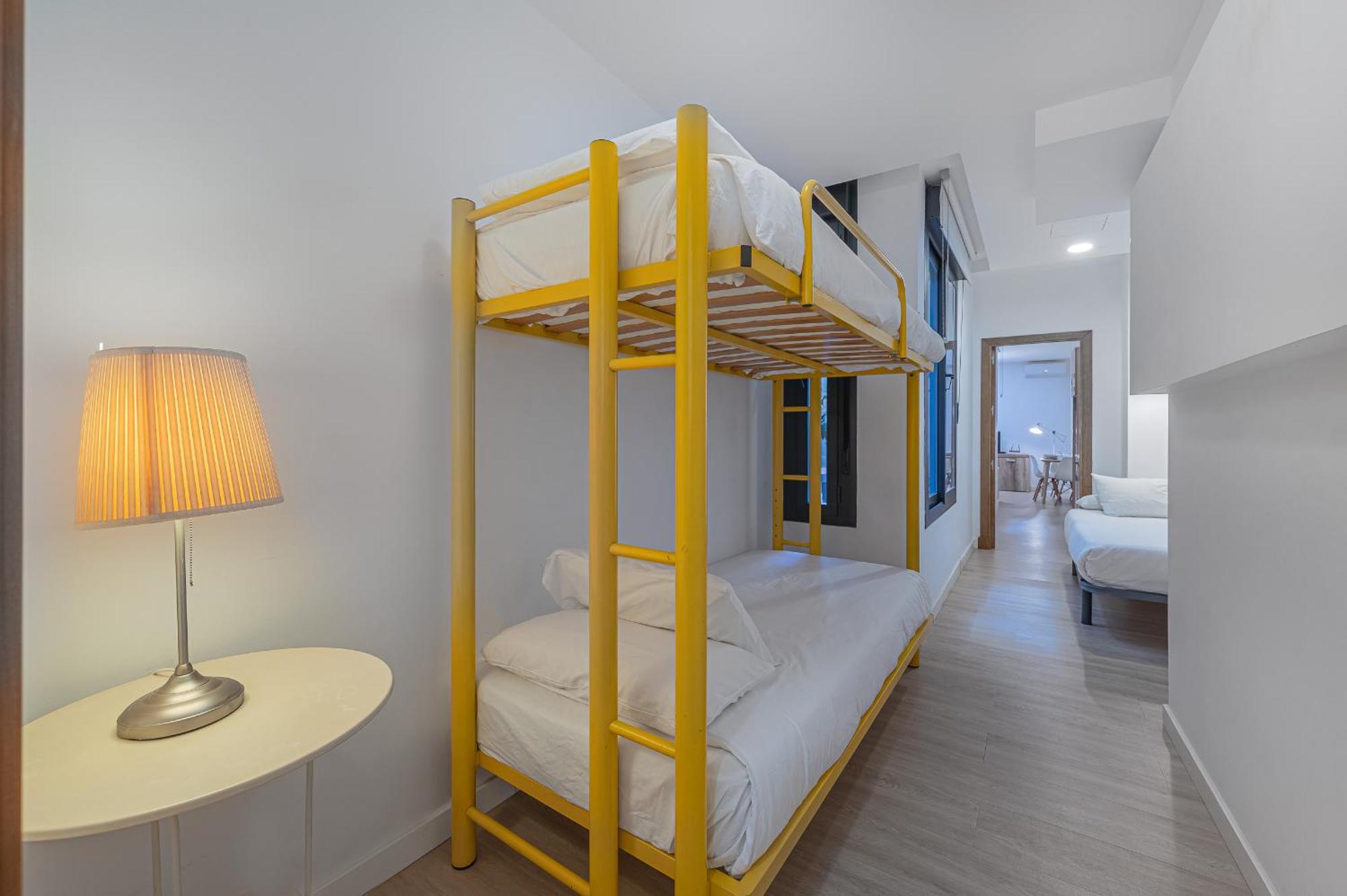 Dona Elvira Parras Apartment *