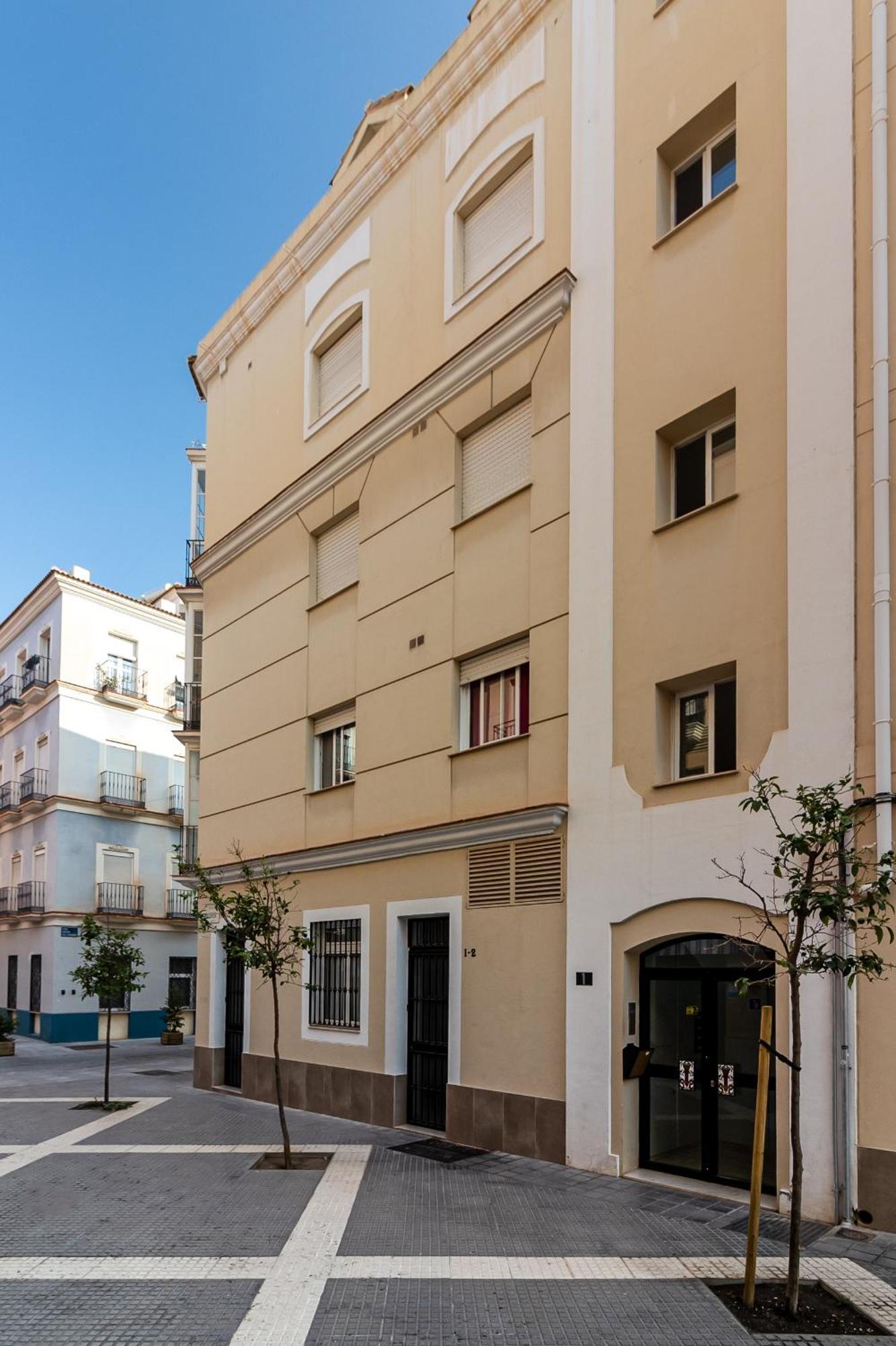Center Flat. Center Train Station Apartment