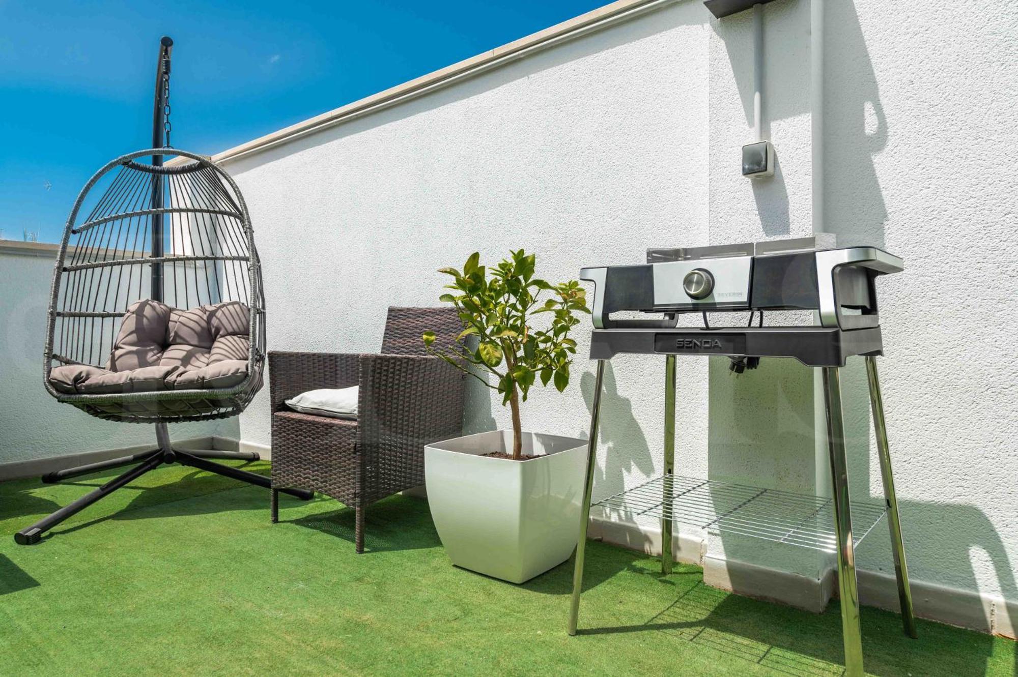 Modern With Private Rooftop Terrace By Rems Apartment