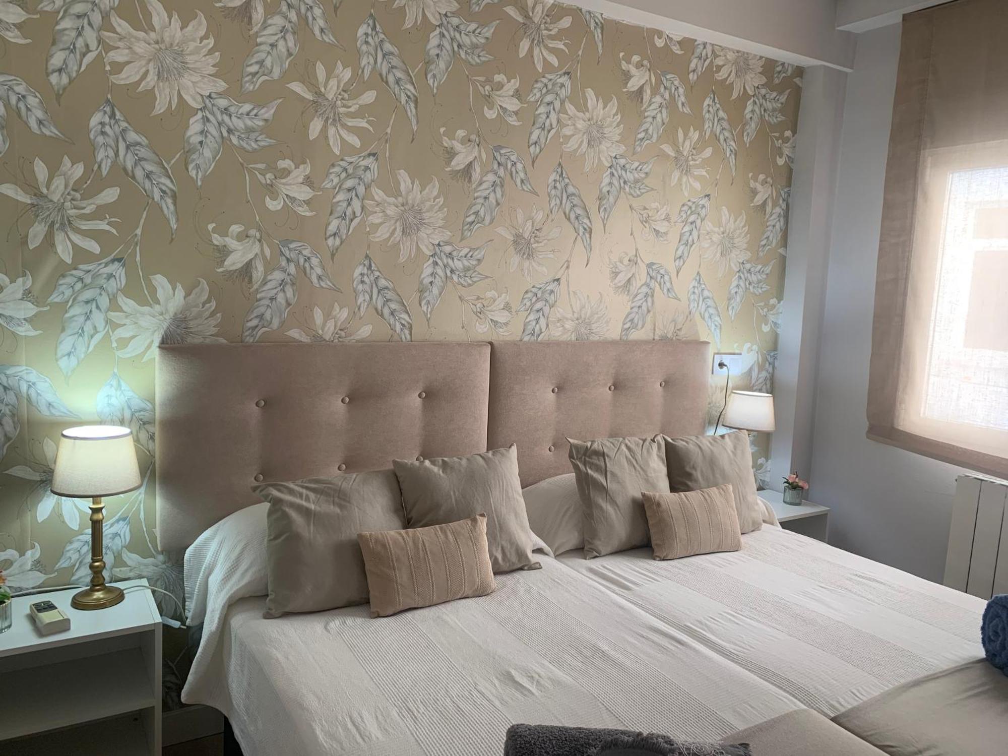 Apartment Seamed
