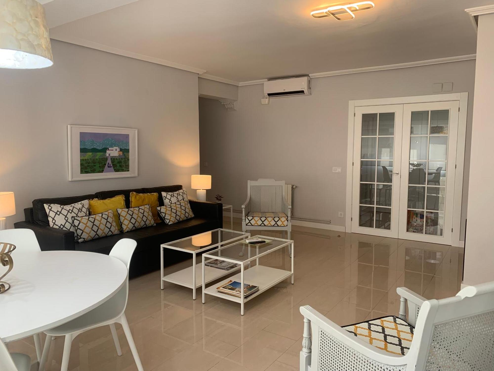 Seamed Apartment