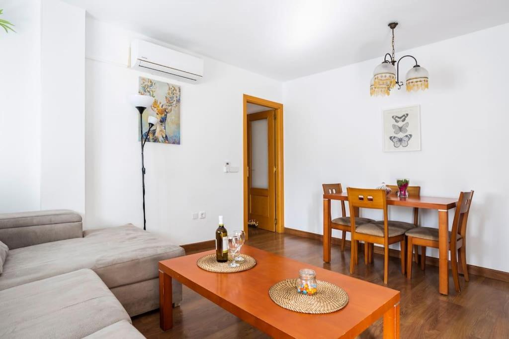 Ayala Beach Apartment Malaga