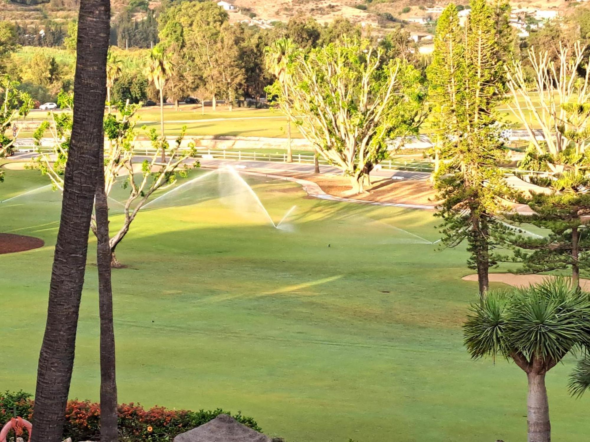 Apartment Beautiful 2 Bed With Pool And Golf Views *