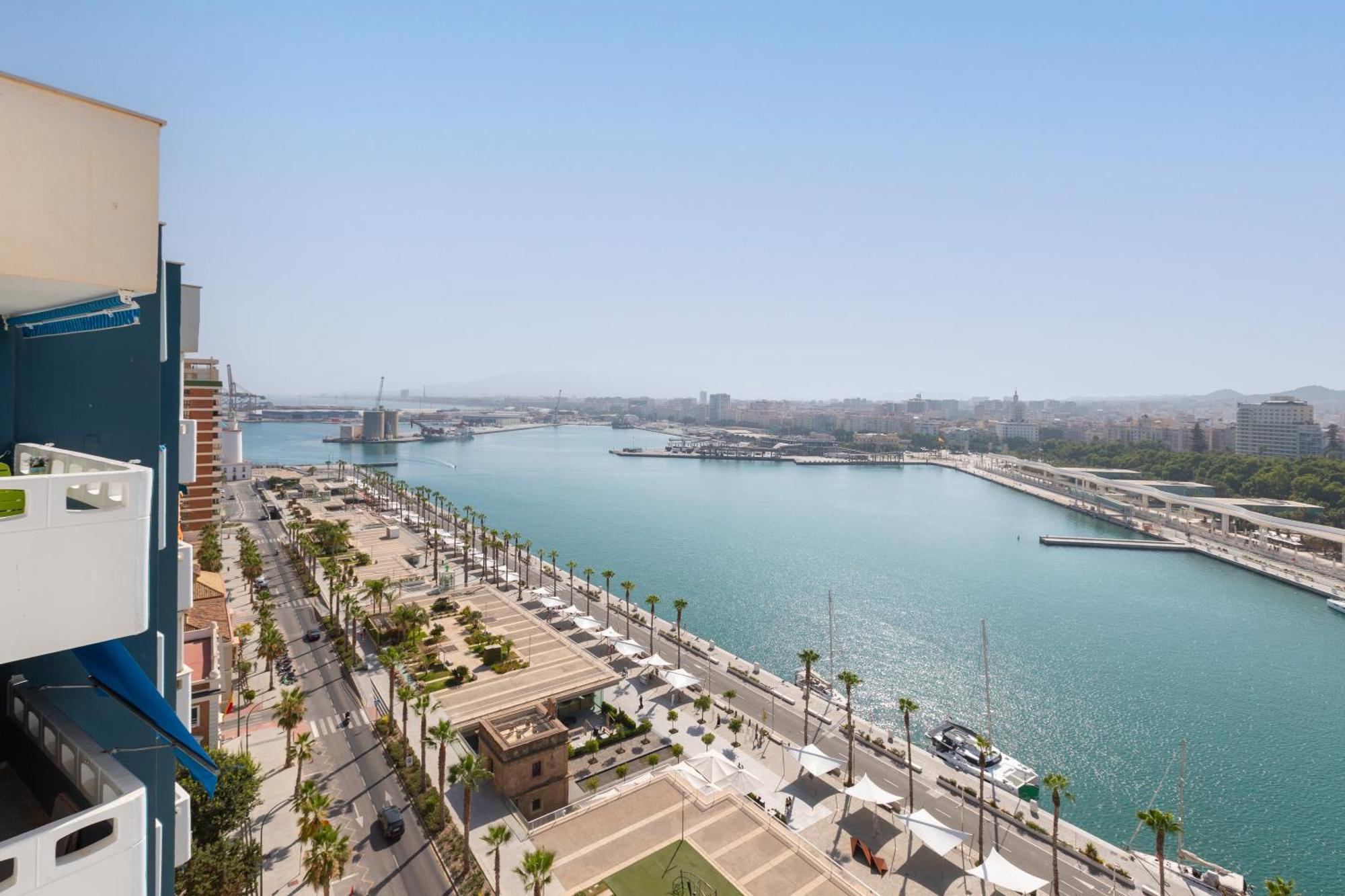 Luxury Beach/port Apartment Malaga