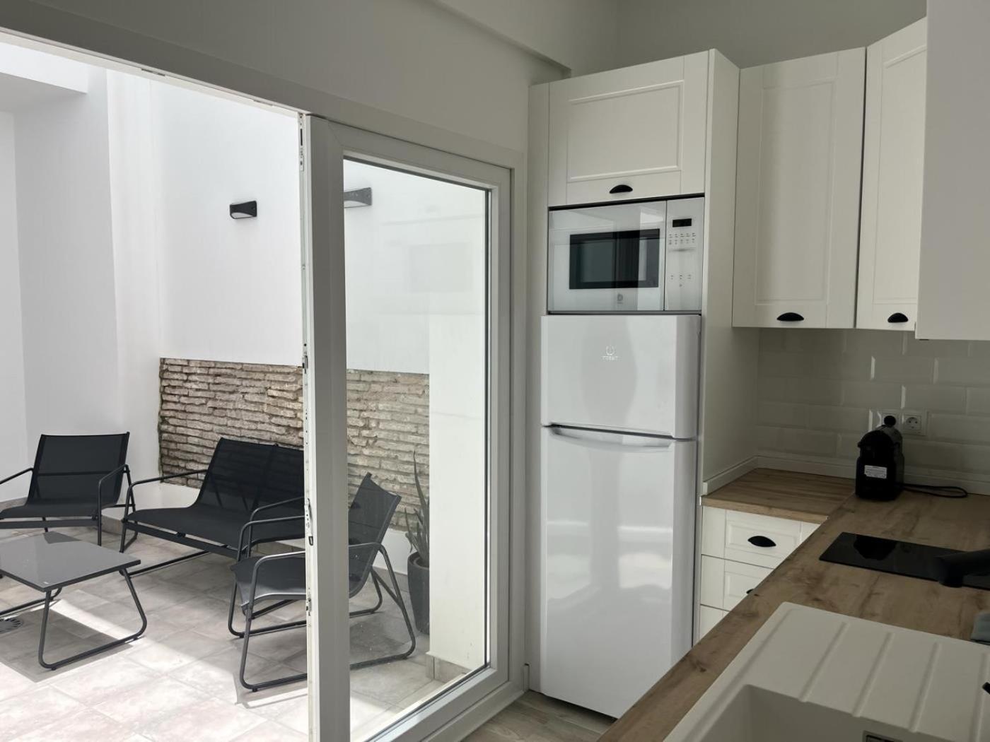 Cd-p Loft, New Charming Loft With Private Patio, Center, Quite Neighborhood Apartment