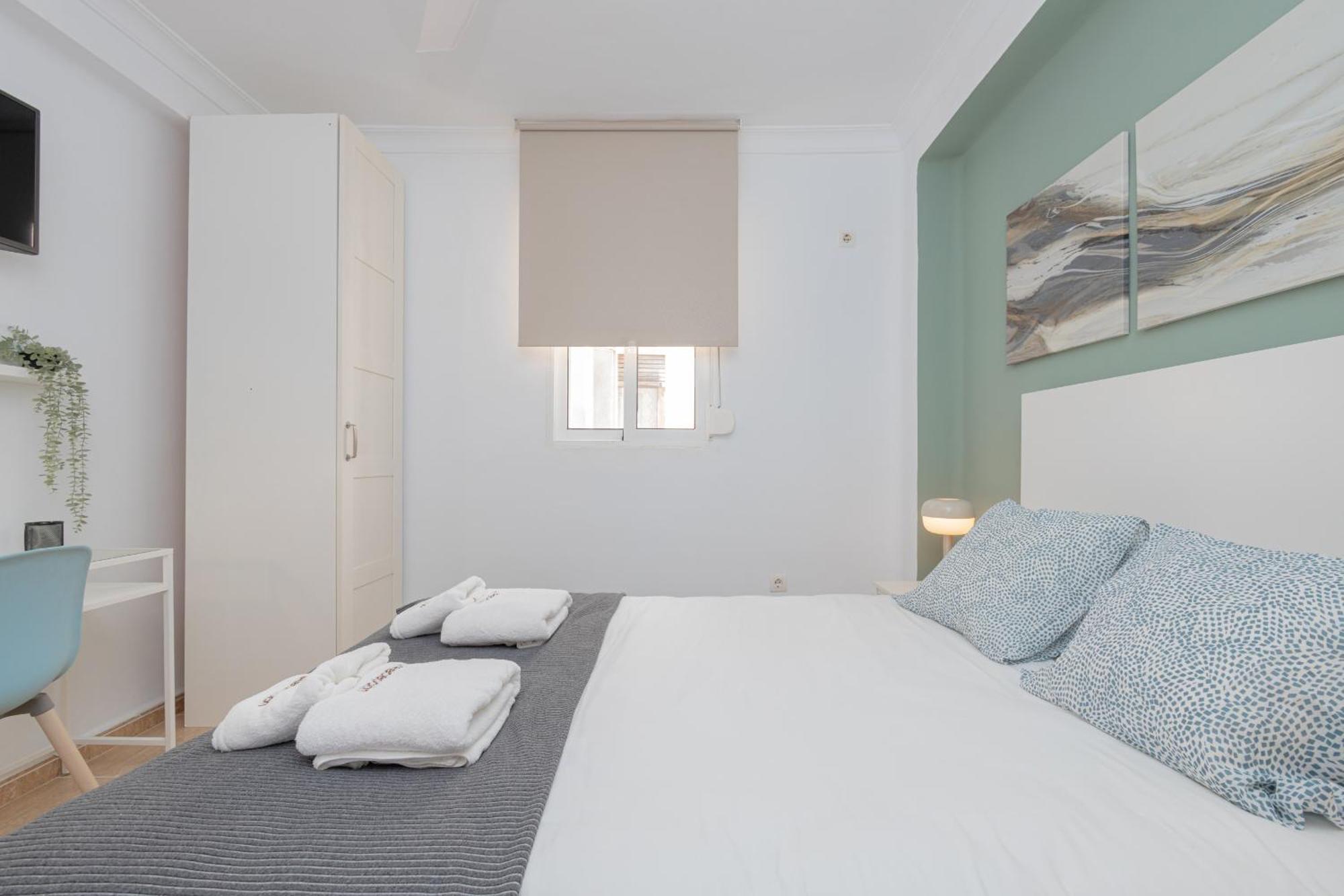 Apartment C27 Great 3 Bedroom Close To Center Malaga