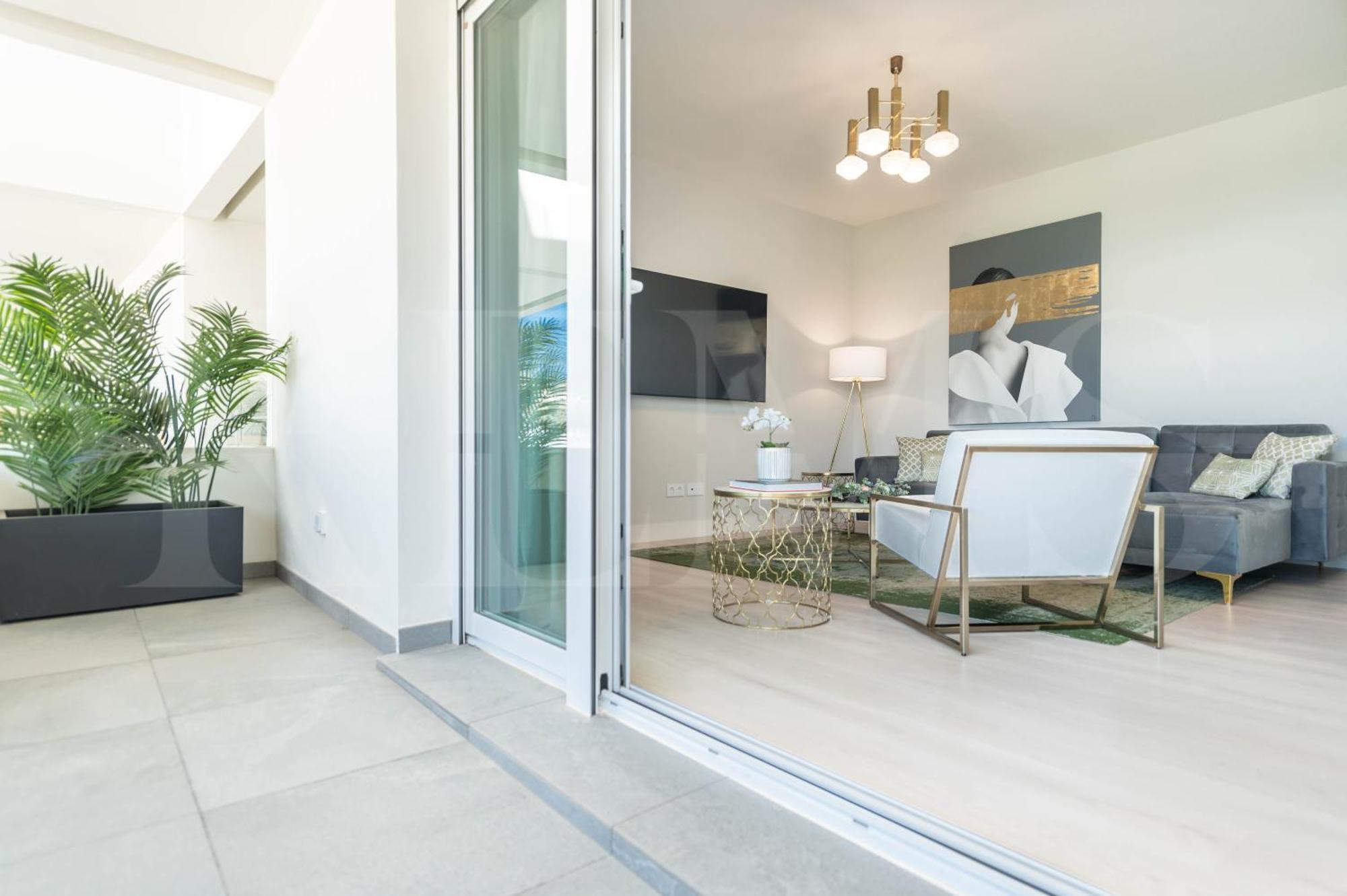 Apartment With Parking, Gym & Terrace By Rems *