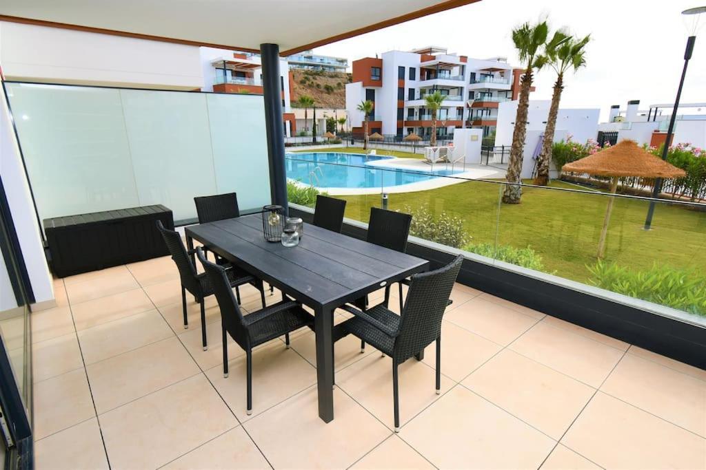 Casa Kerr - Luxury Apt - Sleeps 9 - Los Boliches Appartement