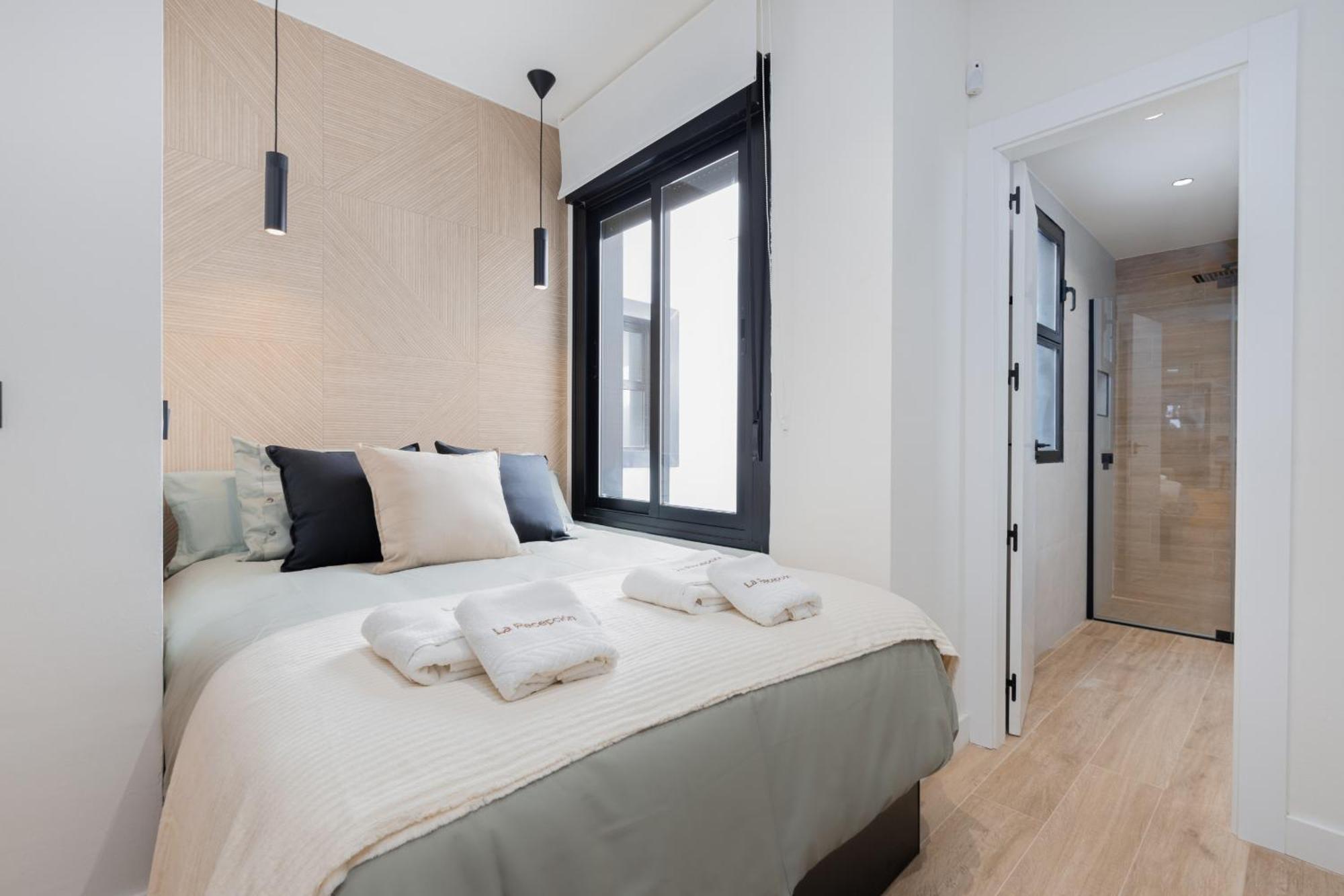 C56 - With Amazing Terrace In The Centre Apartamento