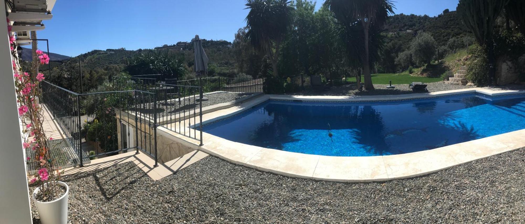 Penthouse Apartment, Cortijo Fruitful Hills Apartamento Málaga