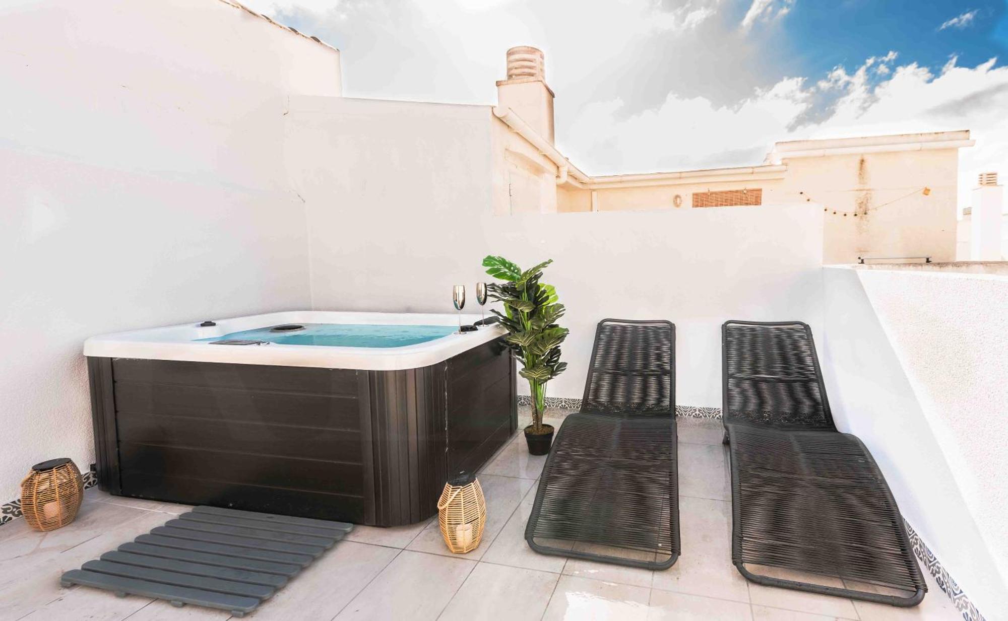 Apartment Rooftop & Private Jacuzzi In The Center By Rems Malaga