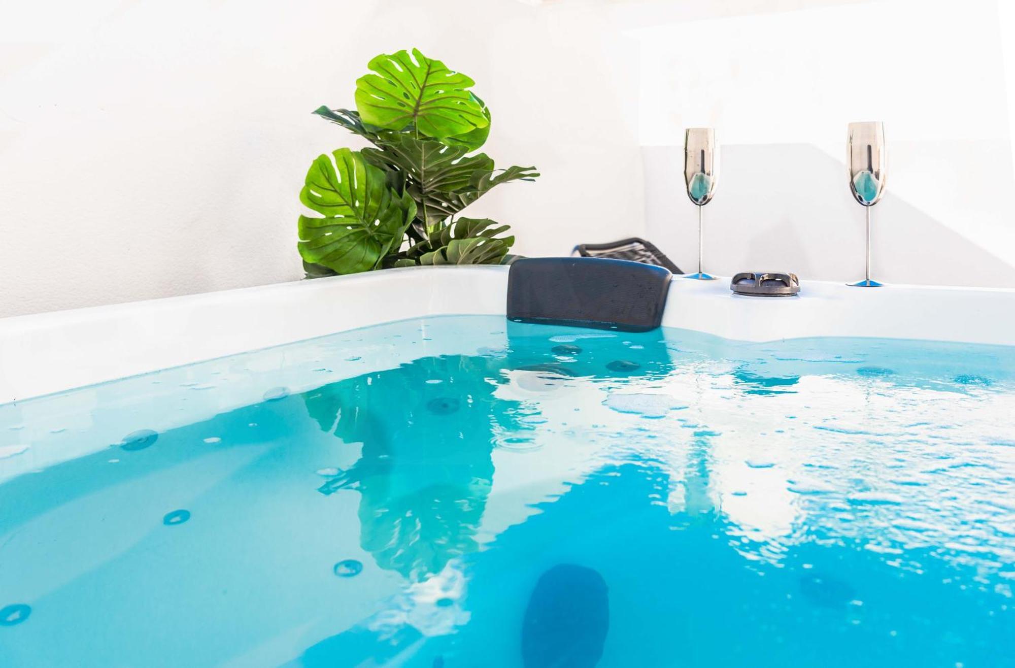 Apartment Rooftop & Private Jacuzzi In The Center By Rems