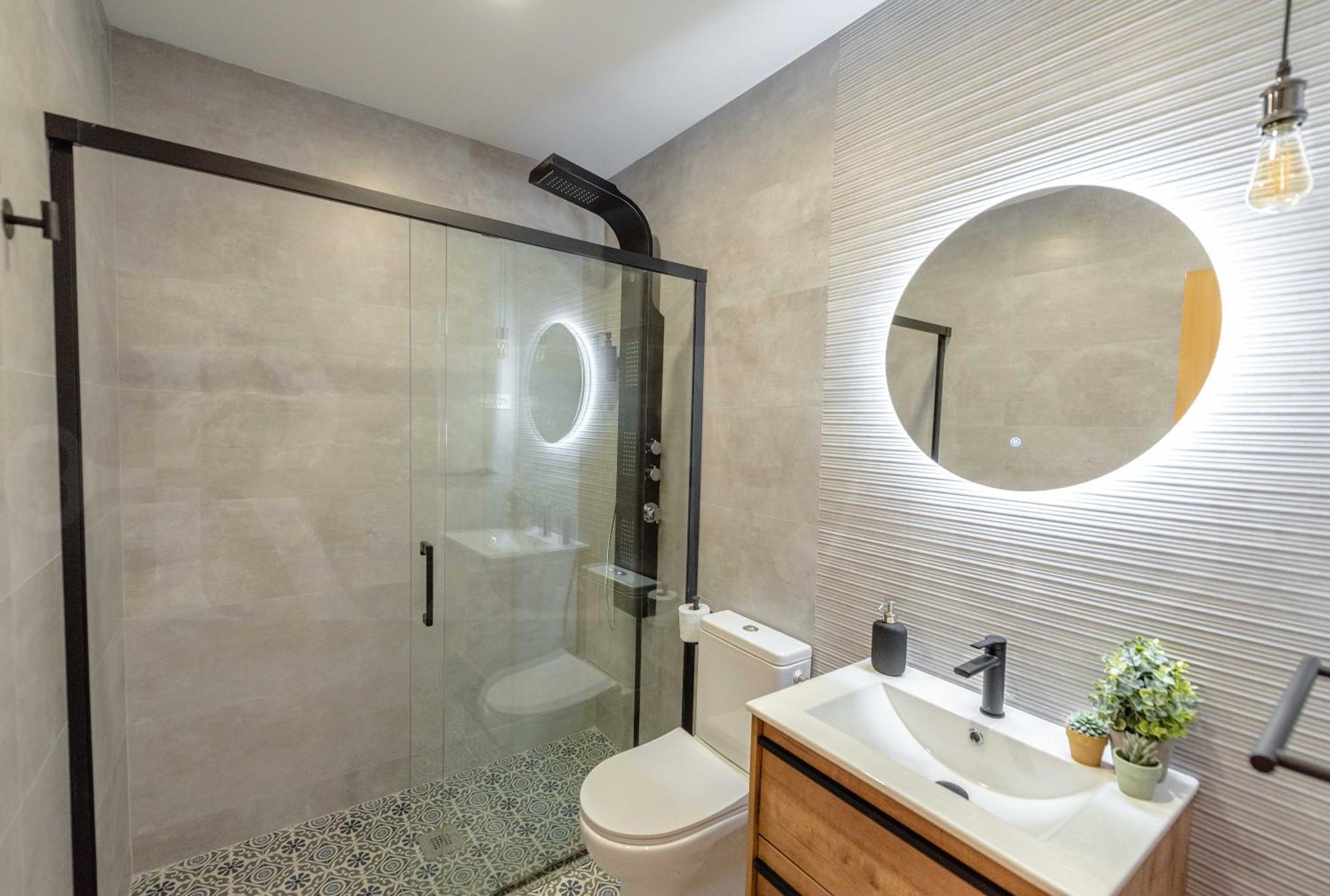 Rooftop & Private Jacuzzi In The Center By Rems Apartment