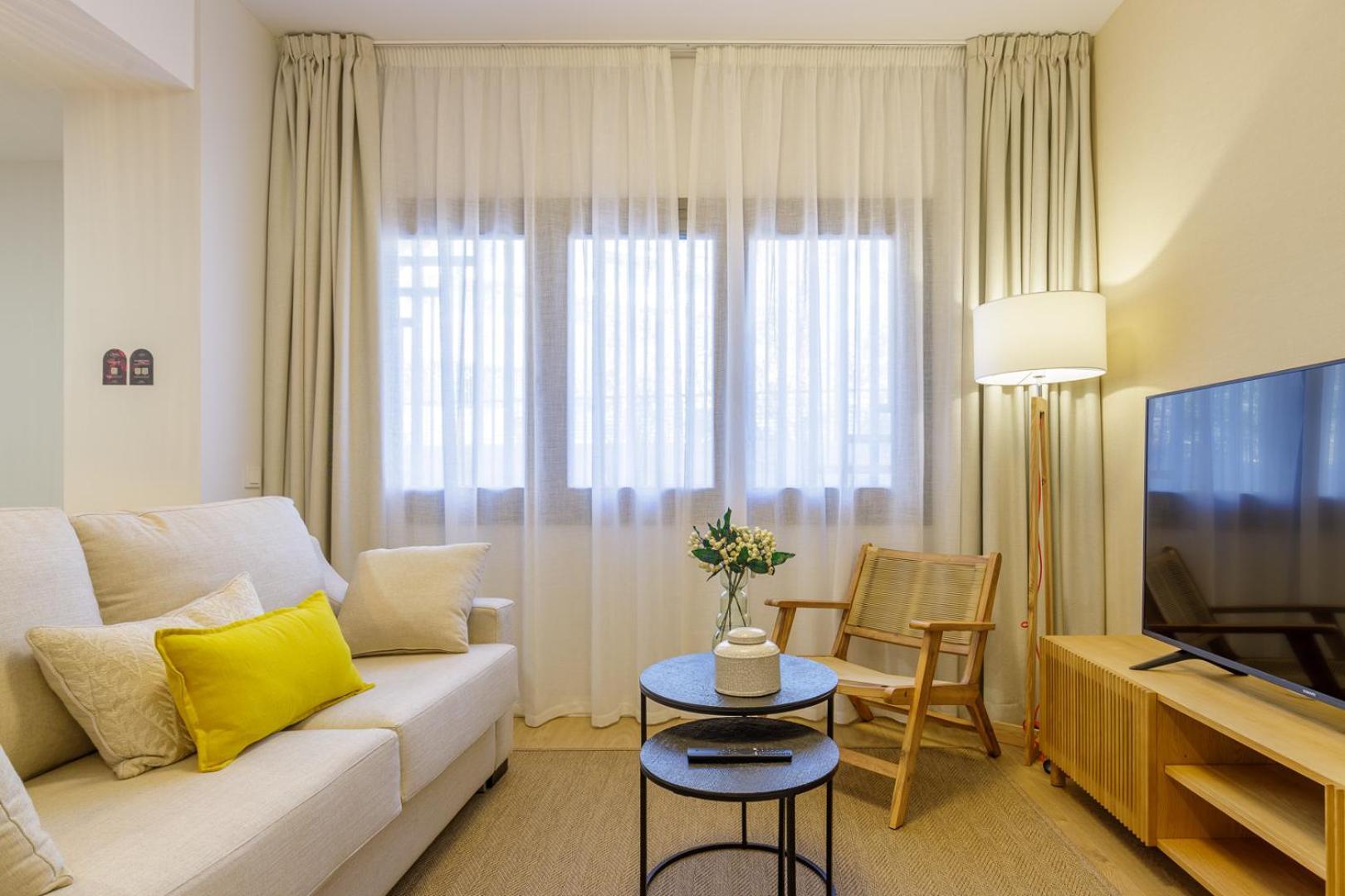 Apartment Malagueta Miramar With Shared Pool By Caleta Homes *