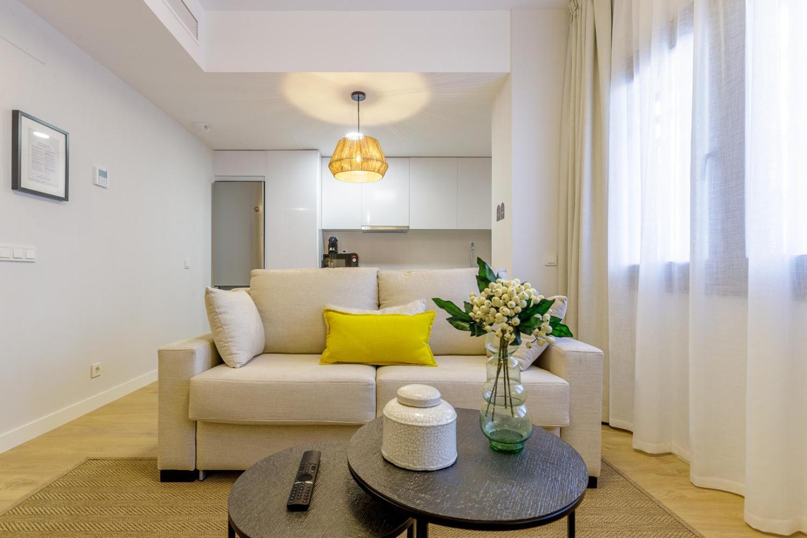 Malagueta Miramar With Shared Pool By Caleta Homes Malaga