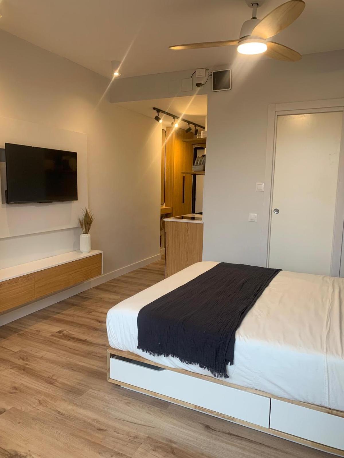 Estudio En Playa La Malagueta Malaga