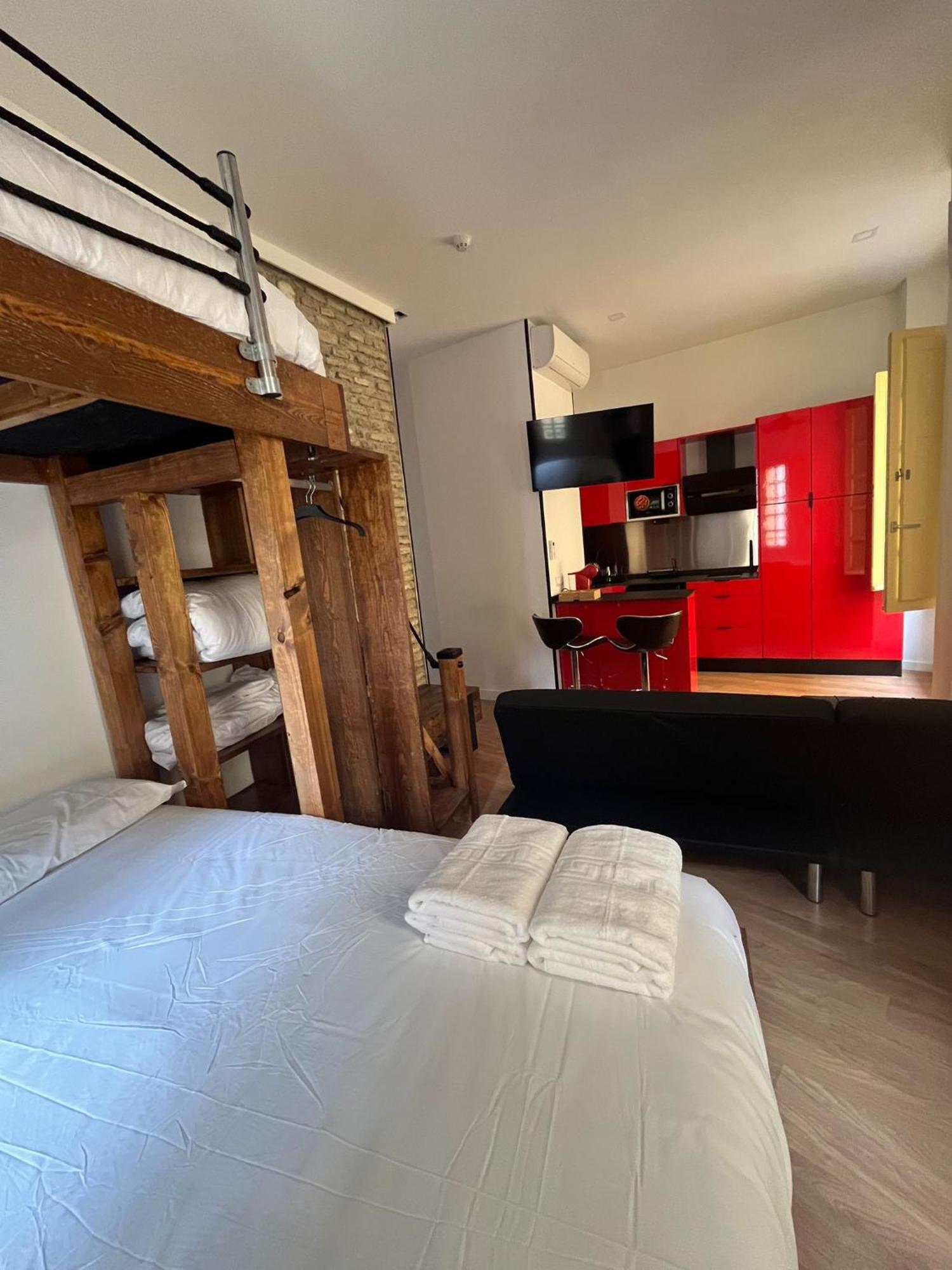 Luxury Chinitas 11 Apartment