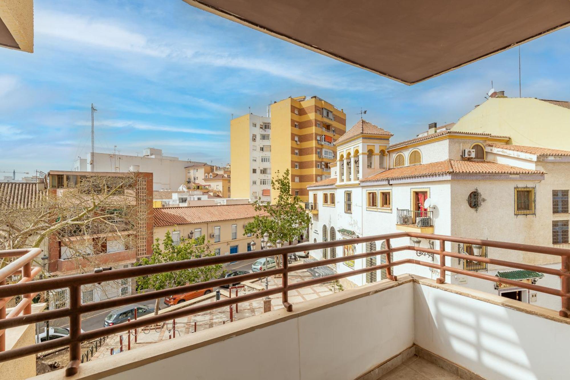 Piso Amplio Cerca Del Centro De Capital Malaga