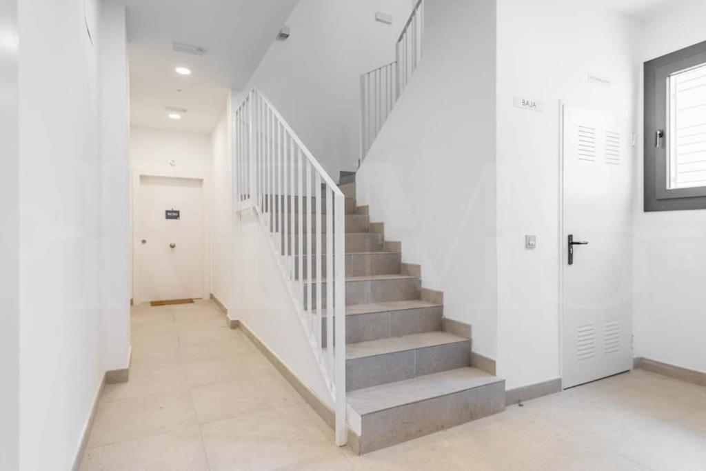 Apartment Fresh & Stylish With Parking By Rems Malaga