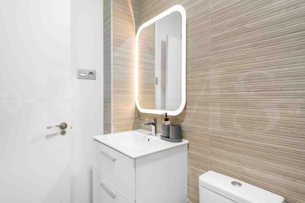 Fresh & Stylish With Parking By Rems Apartment Malaga