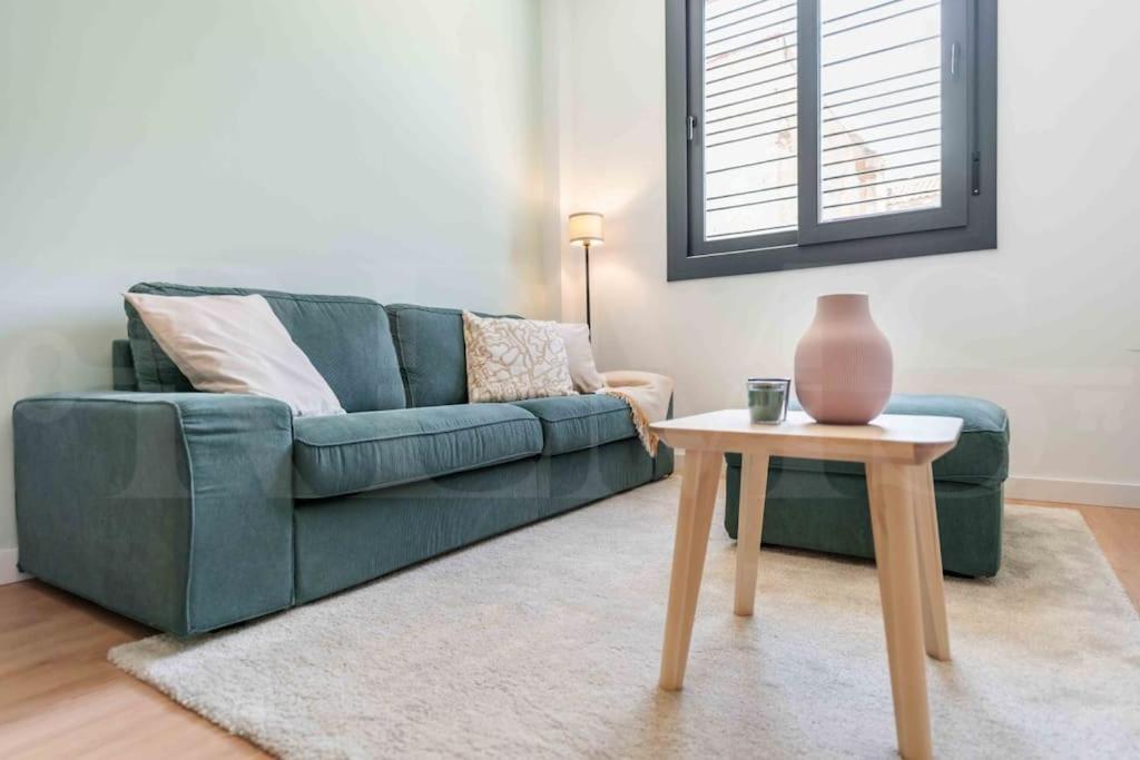Apartment Fresh & Stylish With Parking By Rems