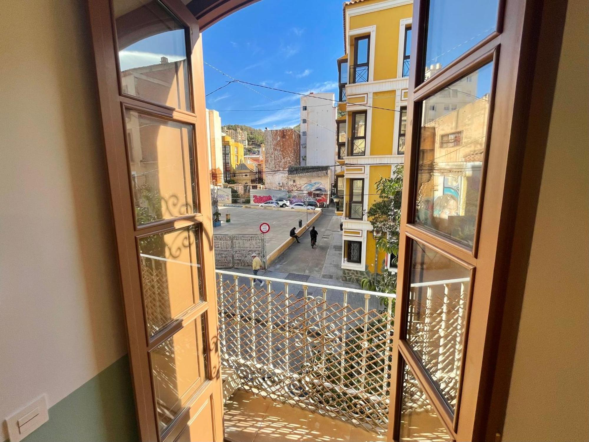 Apartment Nieuw - Kleurrijke Met Frans Balkon *