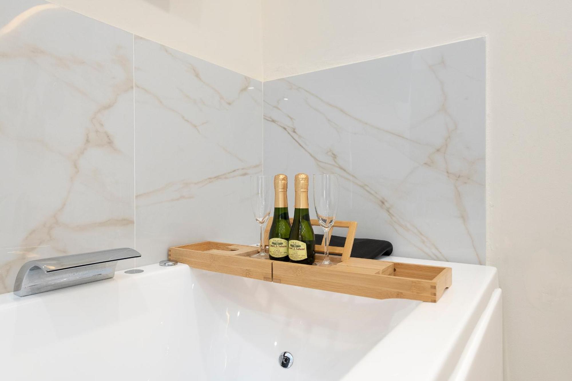 Exclusive Jacuzzi Apartment Malaga