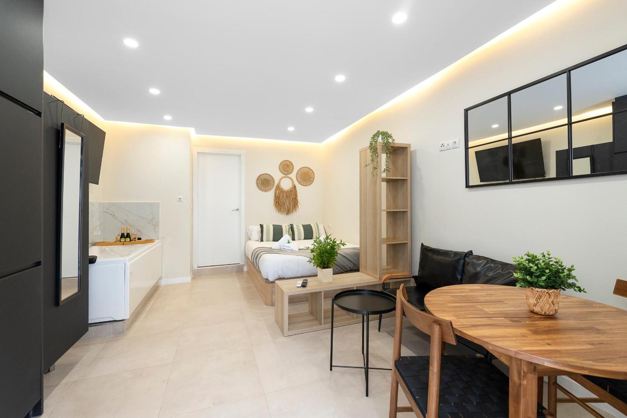 Exclusive Jacuzzi Apartment *