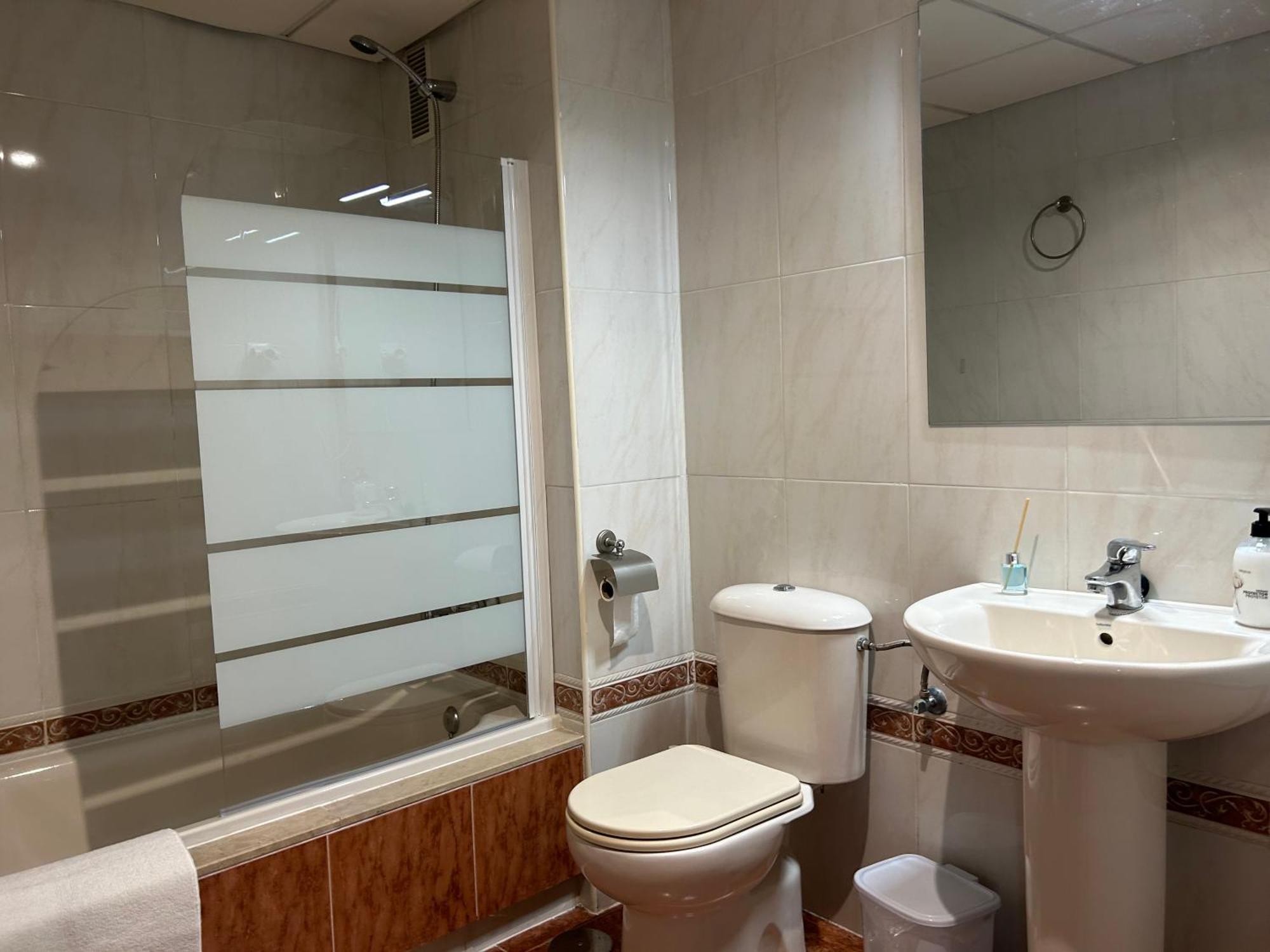 Appartement Garden Teatinos, Con Piscina Y Ac *