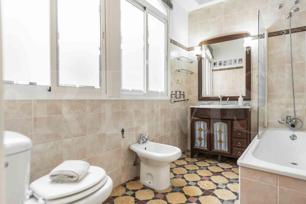 Charming With Private Patio By Rems