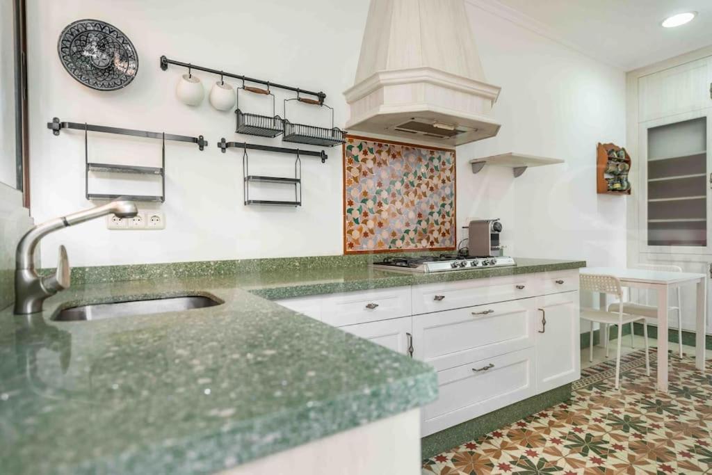Apartment Charming With Private Patio By Rems *