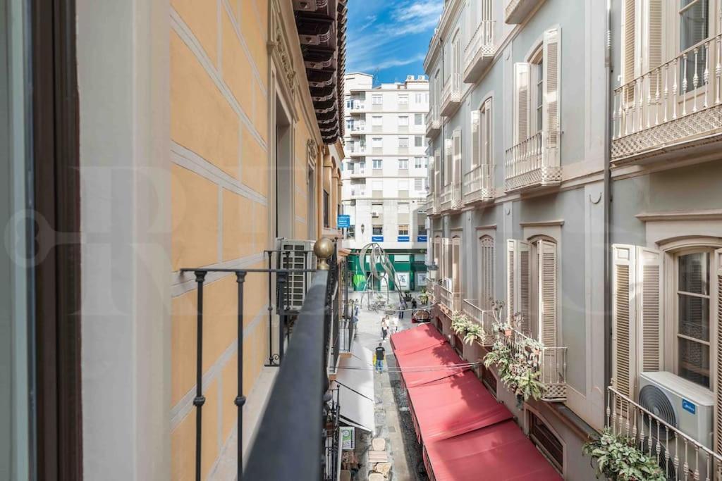 Apartment Charming With Private Patio By Rems Malaga