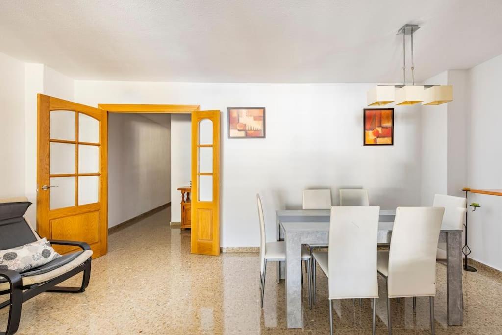 Amplio Piso Disfrutar Del Centro De Con Parking Gratuito Malaga