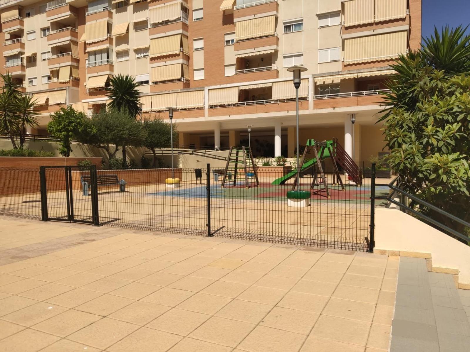 Garden Teatinos, Con Piscina Y Ac * Malaga