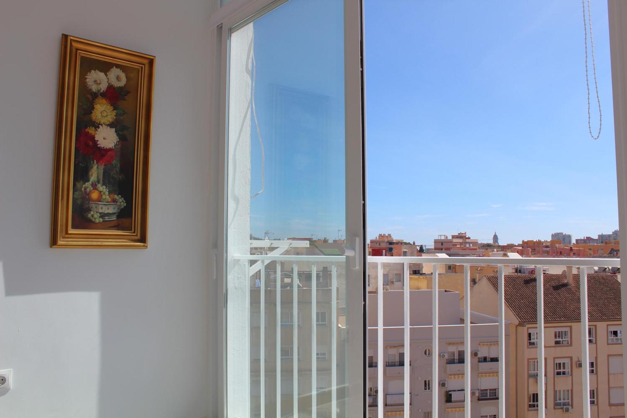 Rare Find! Skyline View-modern 6 Bed 2 Bath Flat In The Heart Of Homestay Malaga