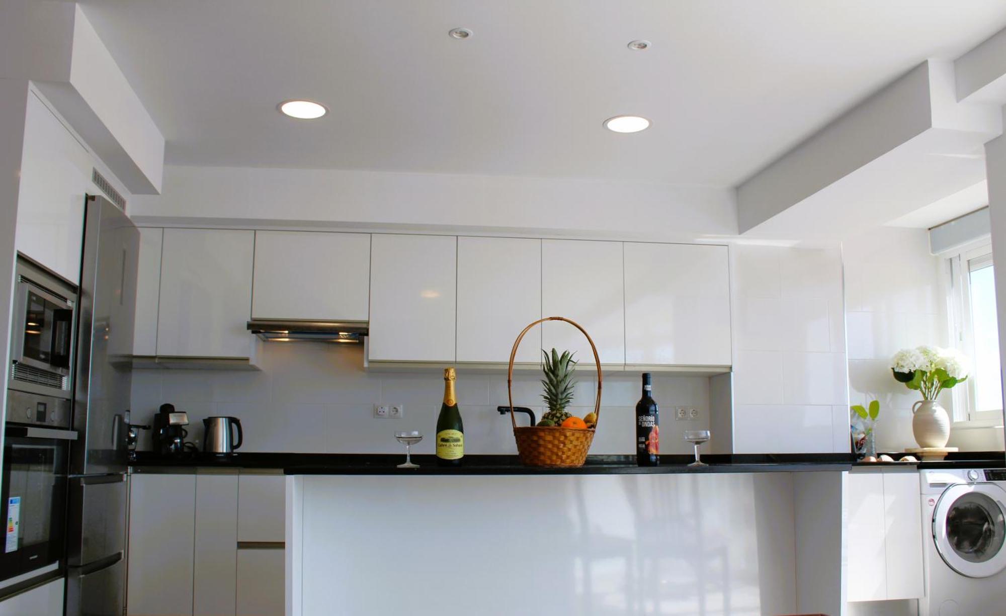 Rare Find! Skyline View-modern 6 Bed 2 Bath Flat In The Heart Of * Malaga