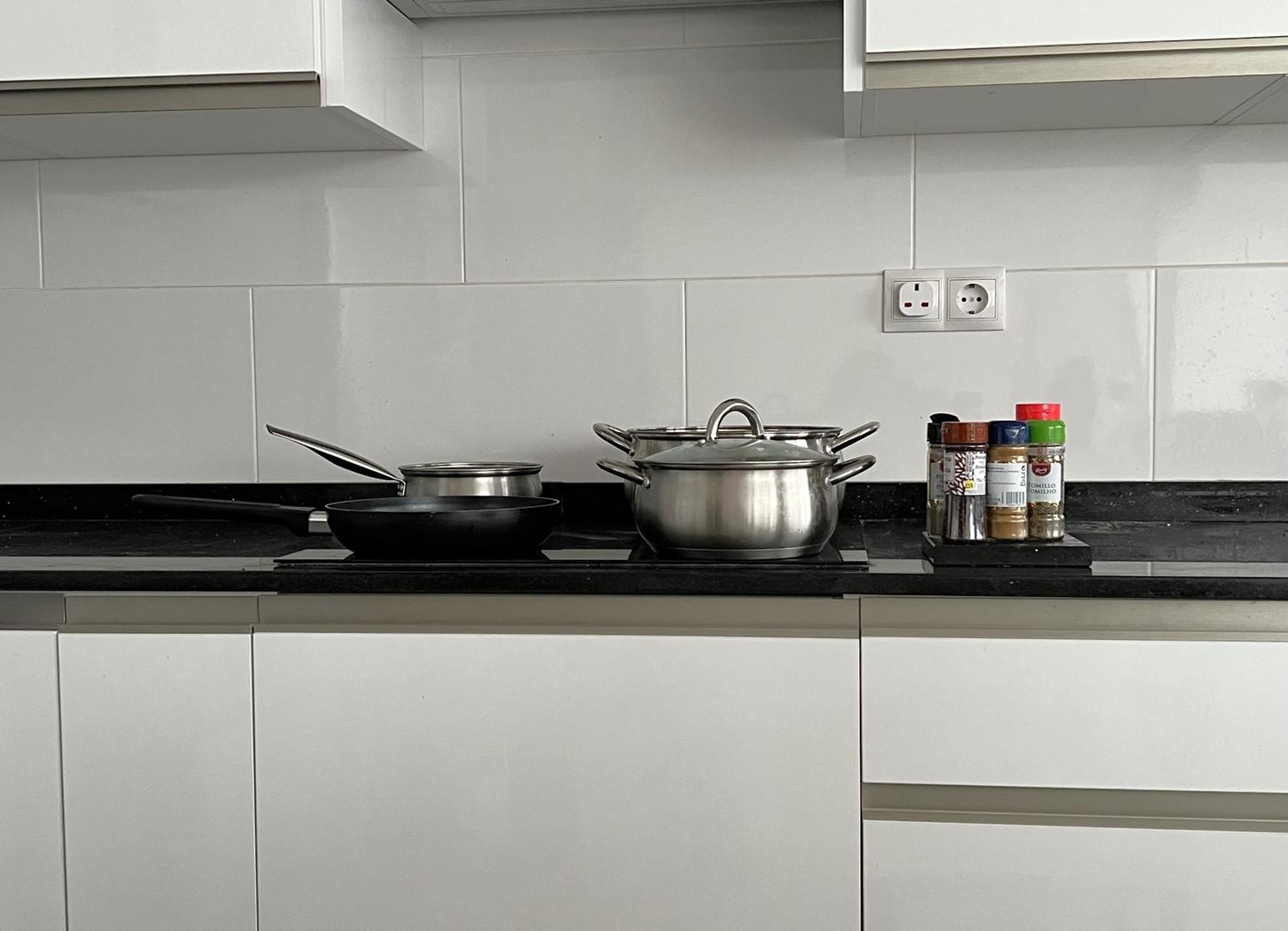 Rare Find! Skyline View-modern 6 Bed 2 Bath Flat In The Heart Of Homestay