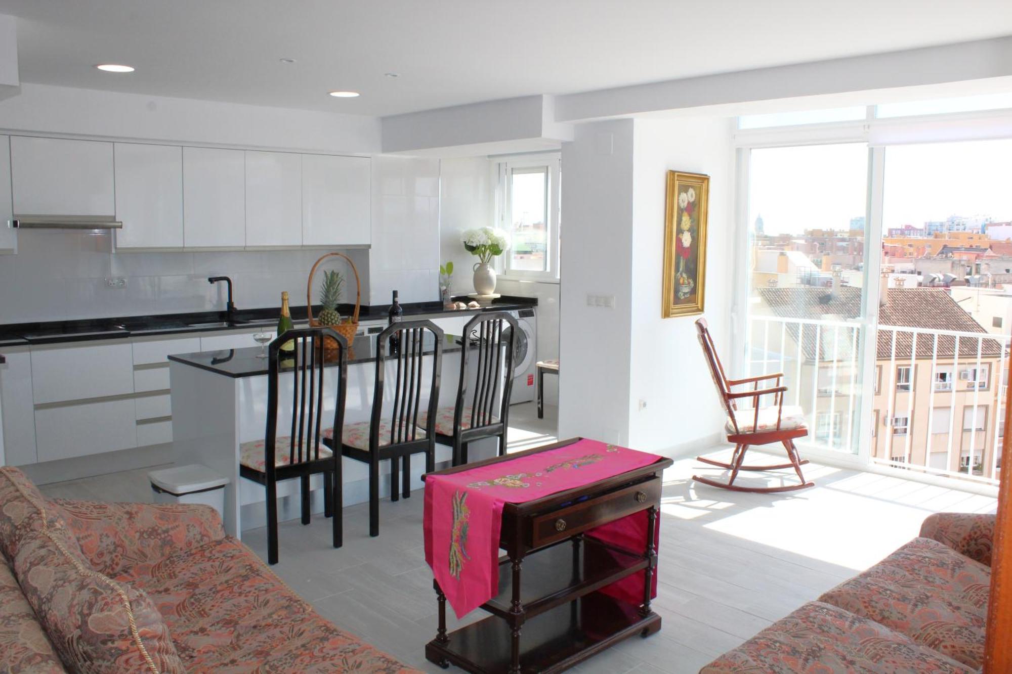 Homestay Rare Find! Skyline View-modern 6 Bed 2 Bath Flat In The Heart Of