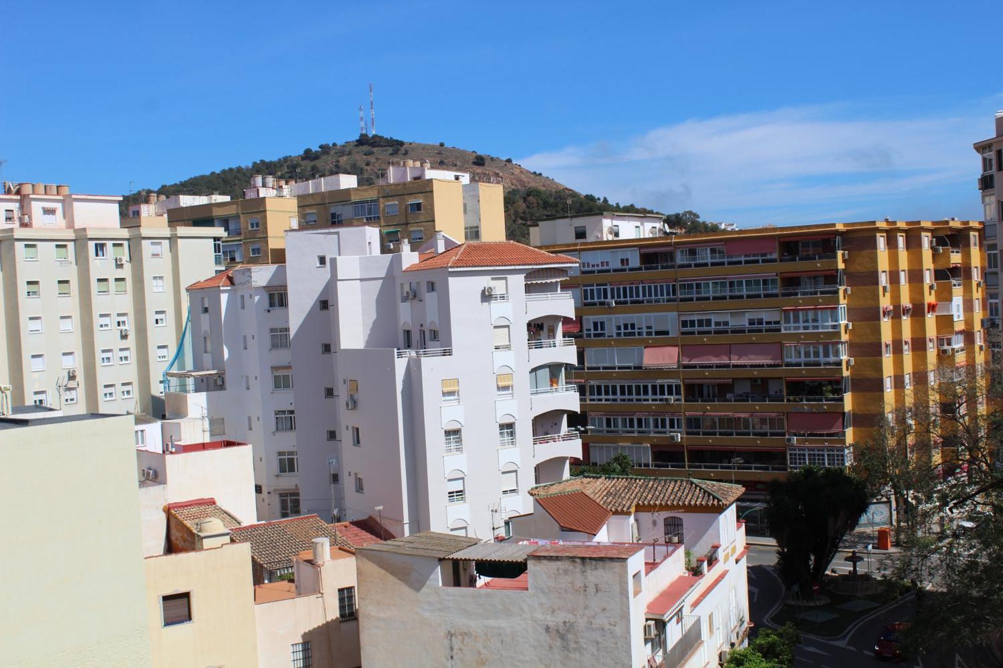 Rare Find! Skyline View-modern 6 Bed 2 Bath Flat In The Heart Of Homestay Malaga