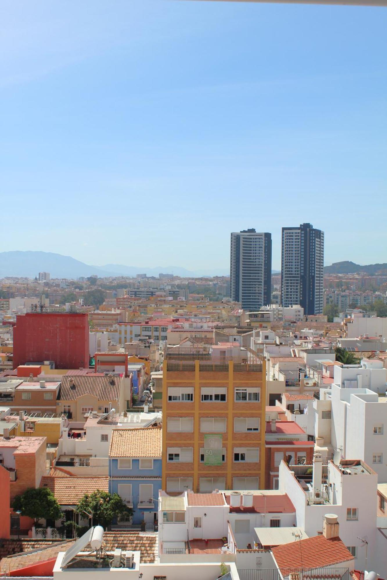 Rare Find! Skyline View-modern 6 Bed 2 Bath Flat In The Heart Of *