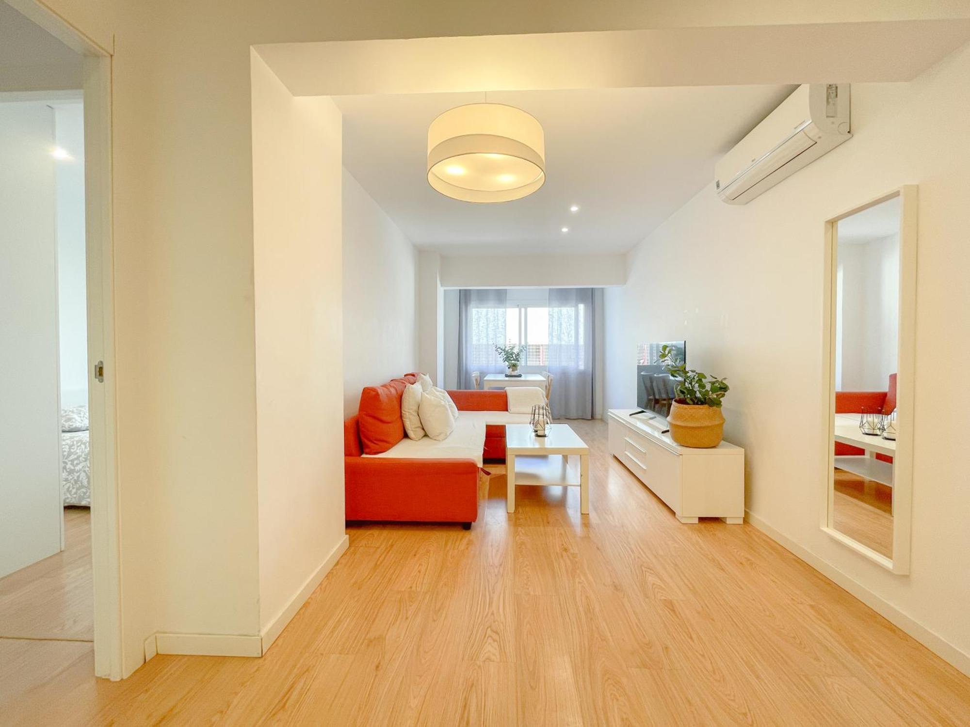 Moderno Plz De La Merced Apartment