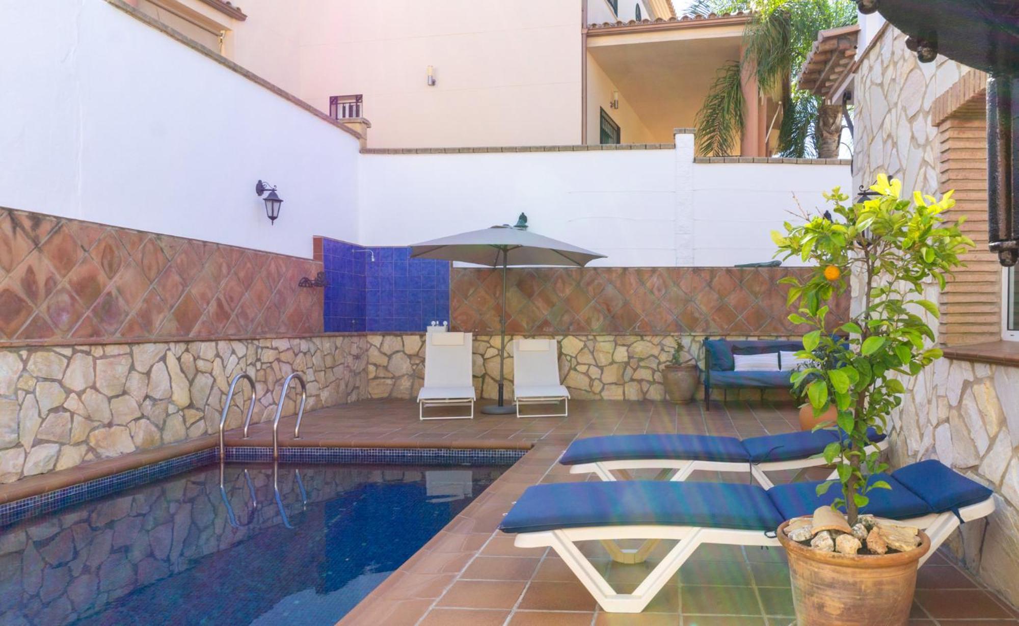 House Pool & Parking * Malaga