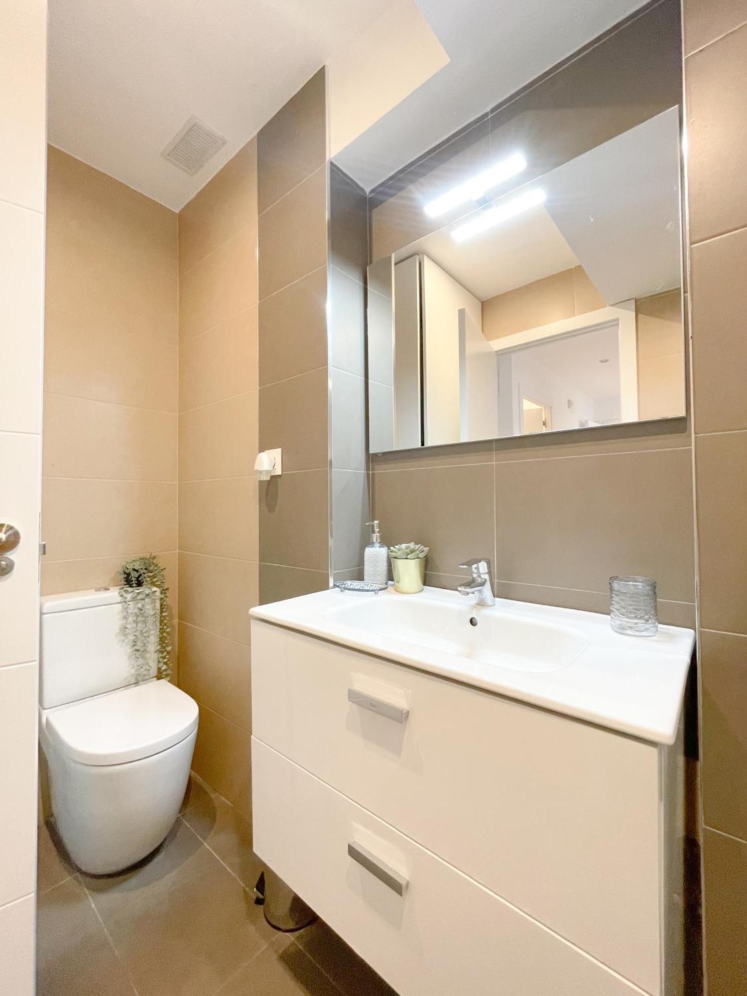 Apartment Moderno Plz De La Merced Málaga