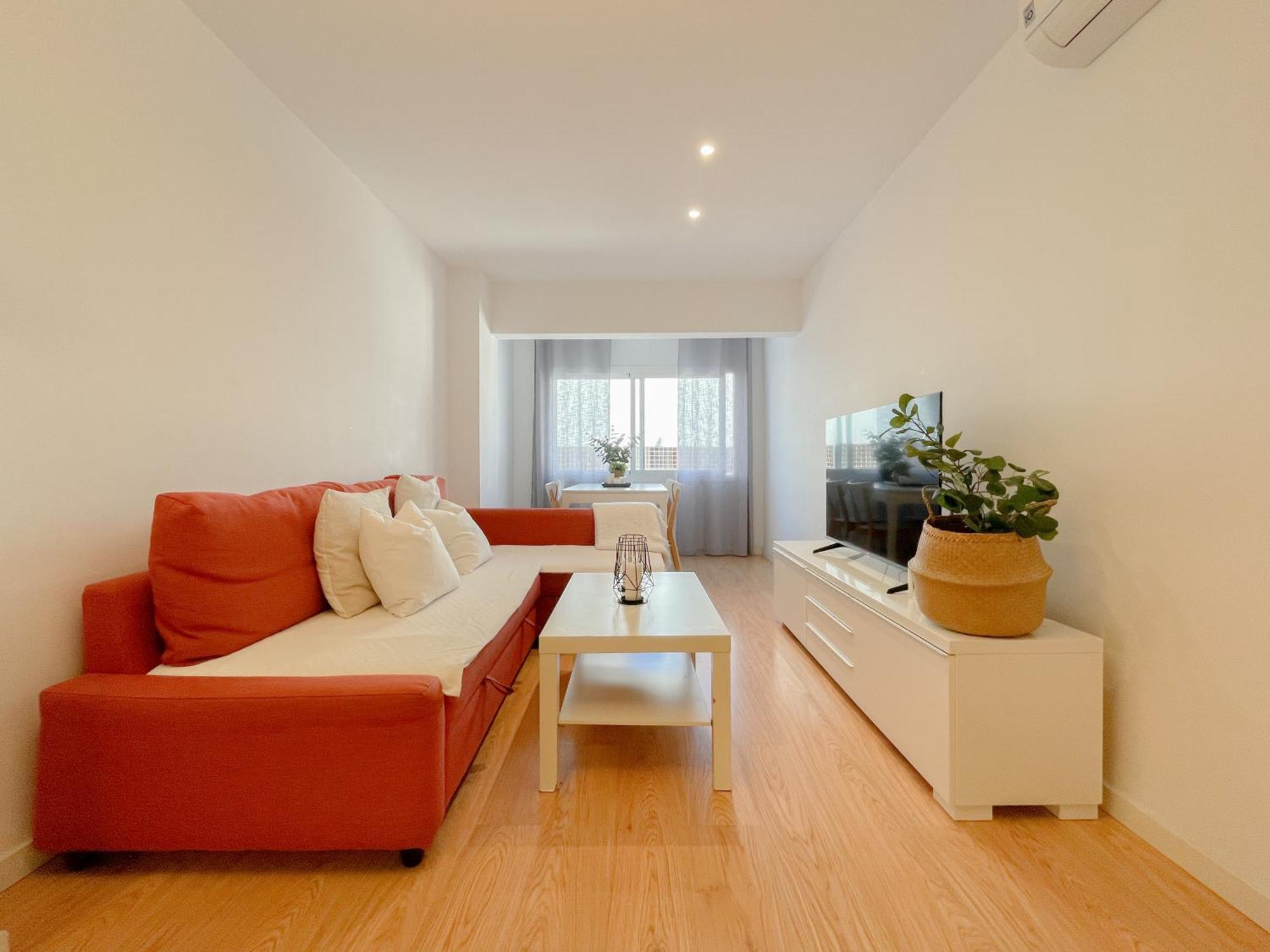 Moderno Plz De La Merced Apartment