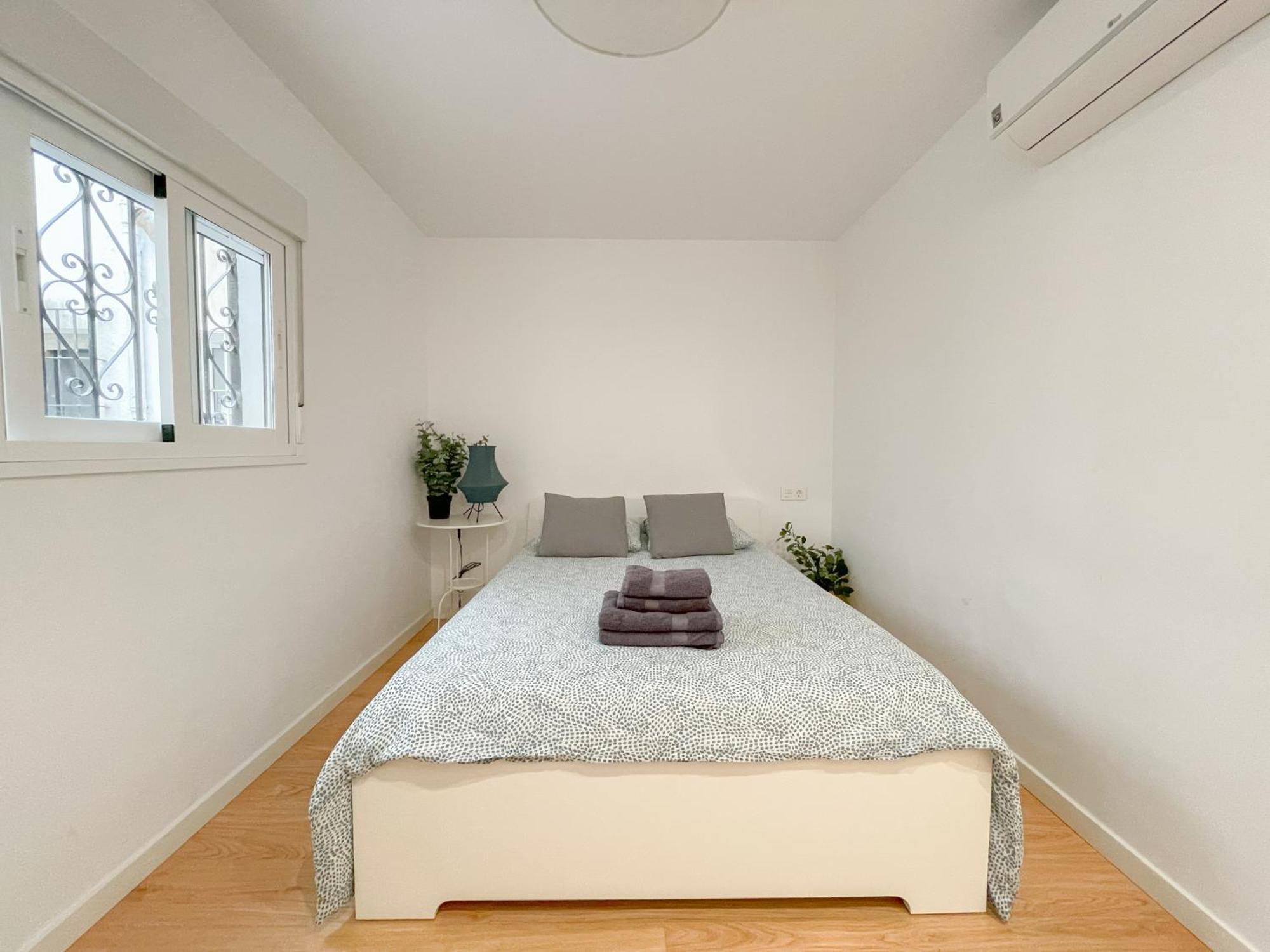 Moderno Plz De La Merced Apartment *