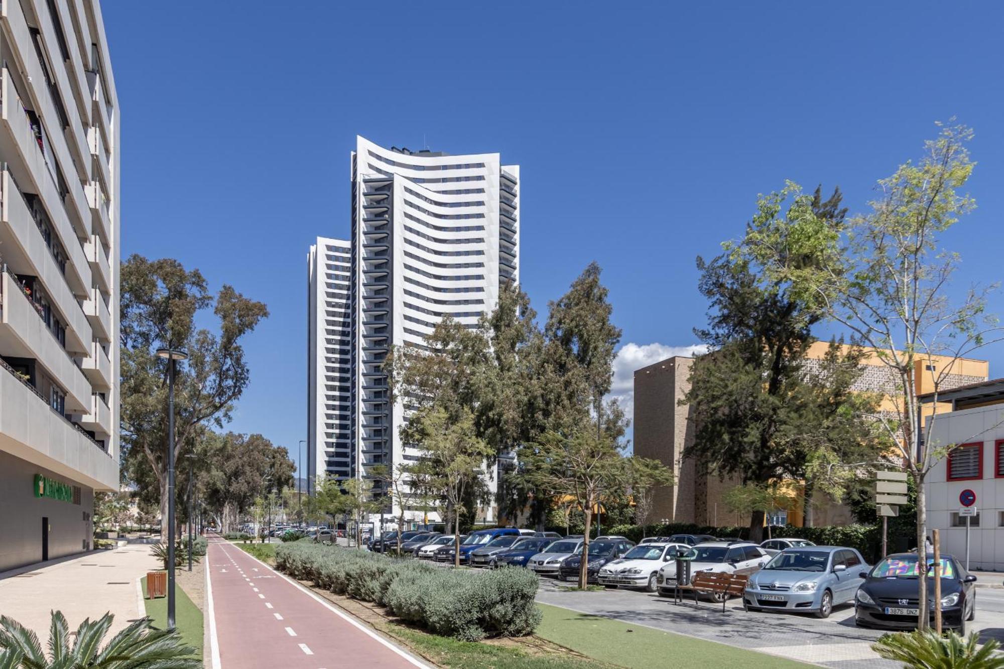 Skyline 1 Pool & Parking Free Apartment Malaga