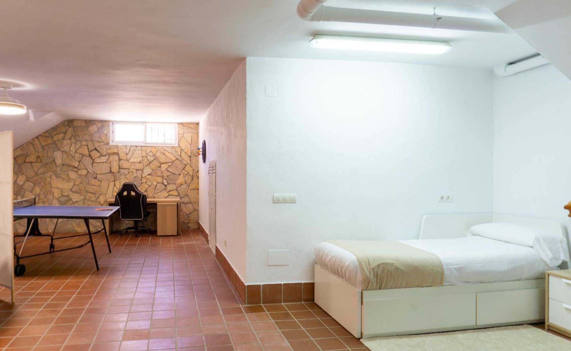 House Pool & Parking Holiday home *
