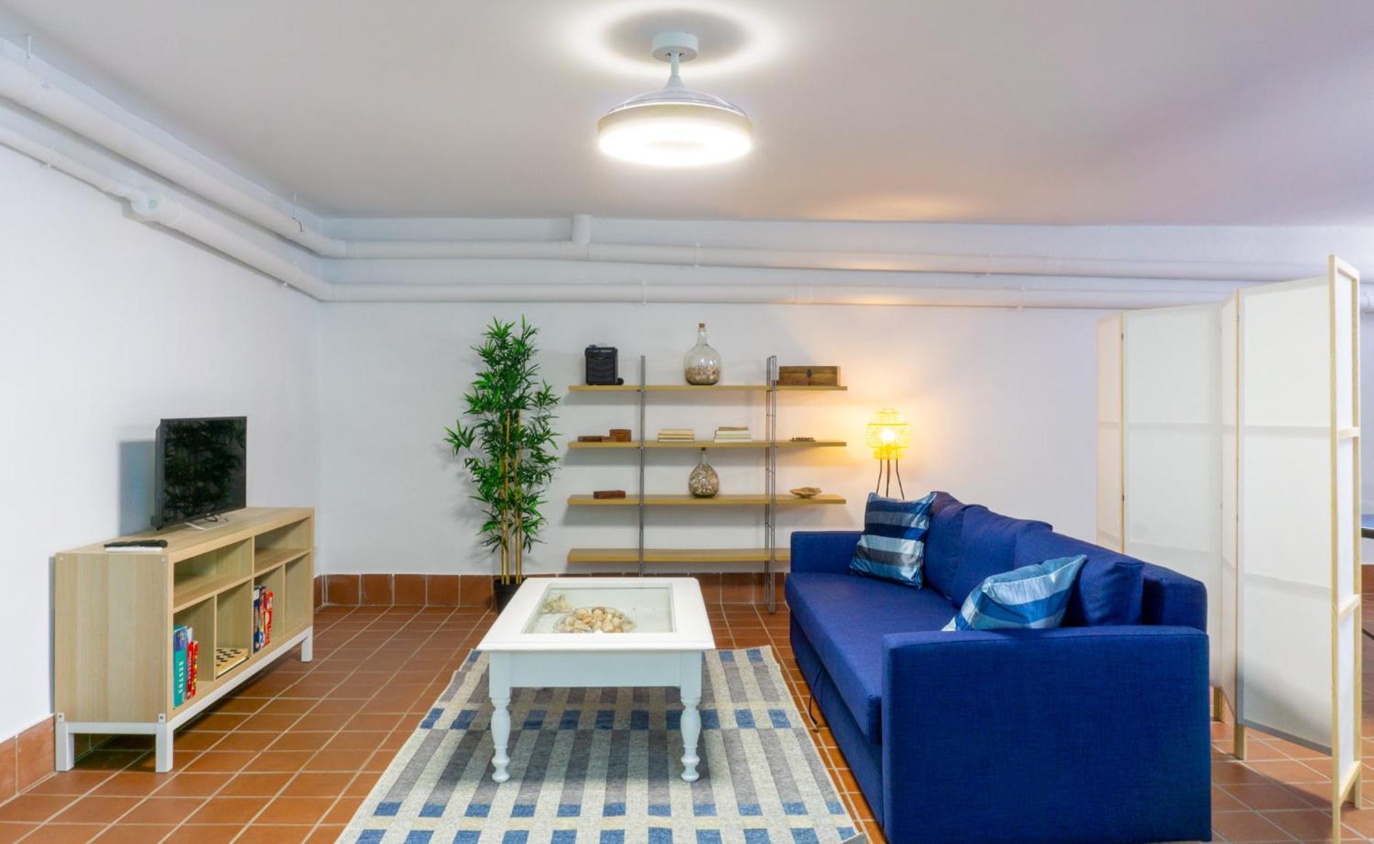 House Pool & Parking Holiday home
