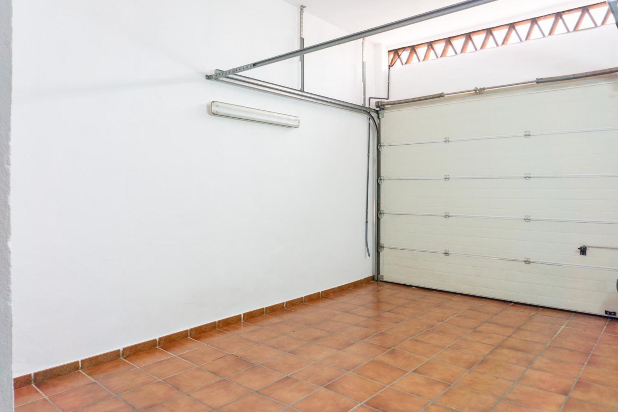 House Pool & Parking *