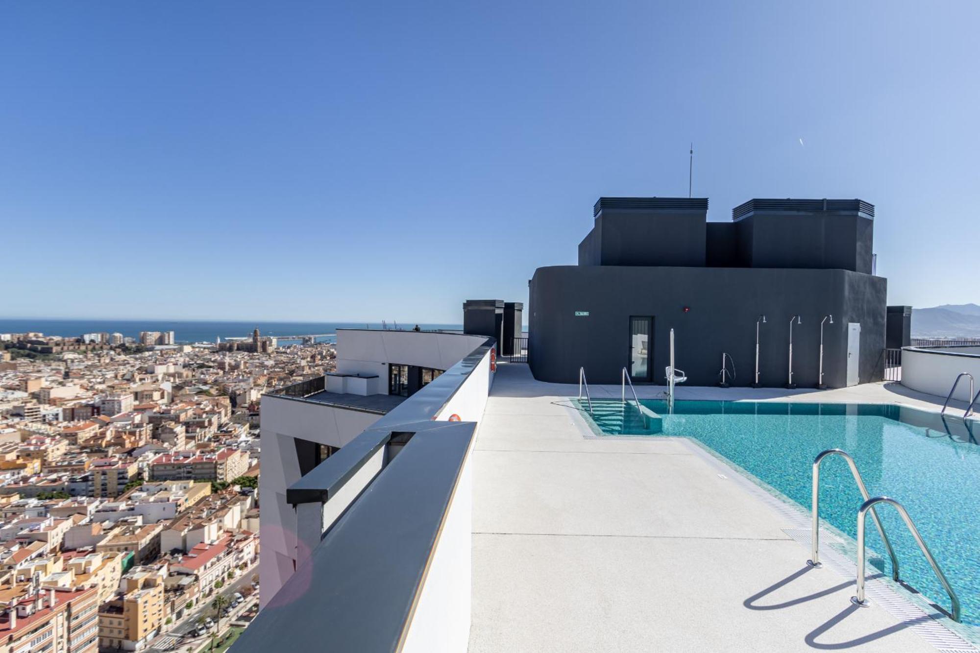 Skyline 4 Pool & Parking Free * Málaga
